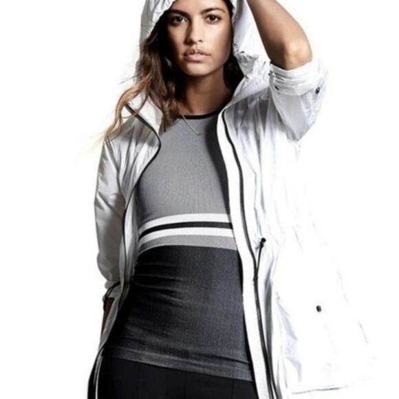 Athleta - Renew Stretchy Stripe Racerback Tank Top sz Small - Picture 2 of 10